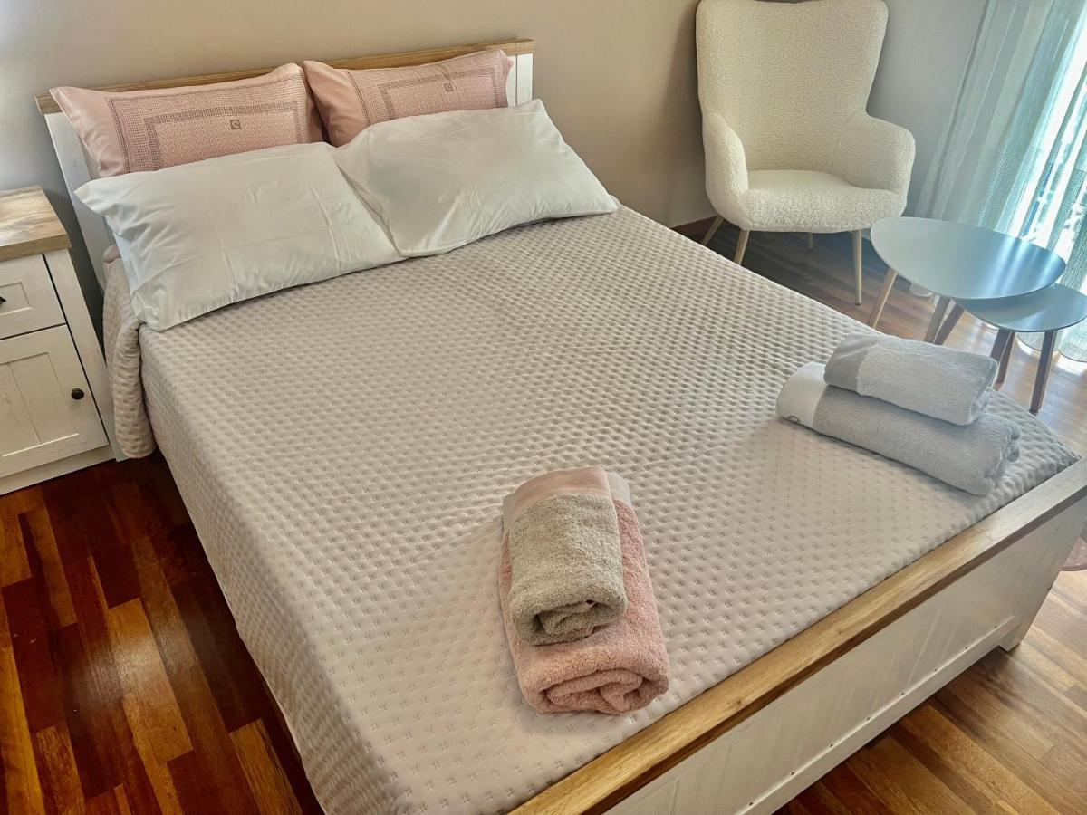 Elegant Downtown Retreat Apartman Kalamáta Kültér fotó